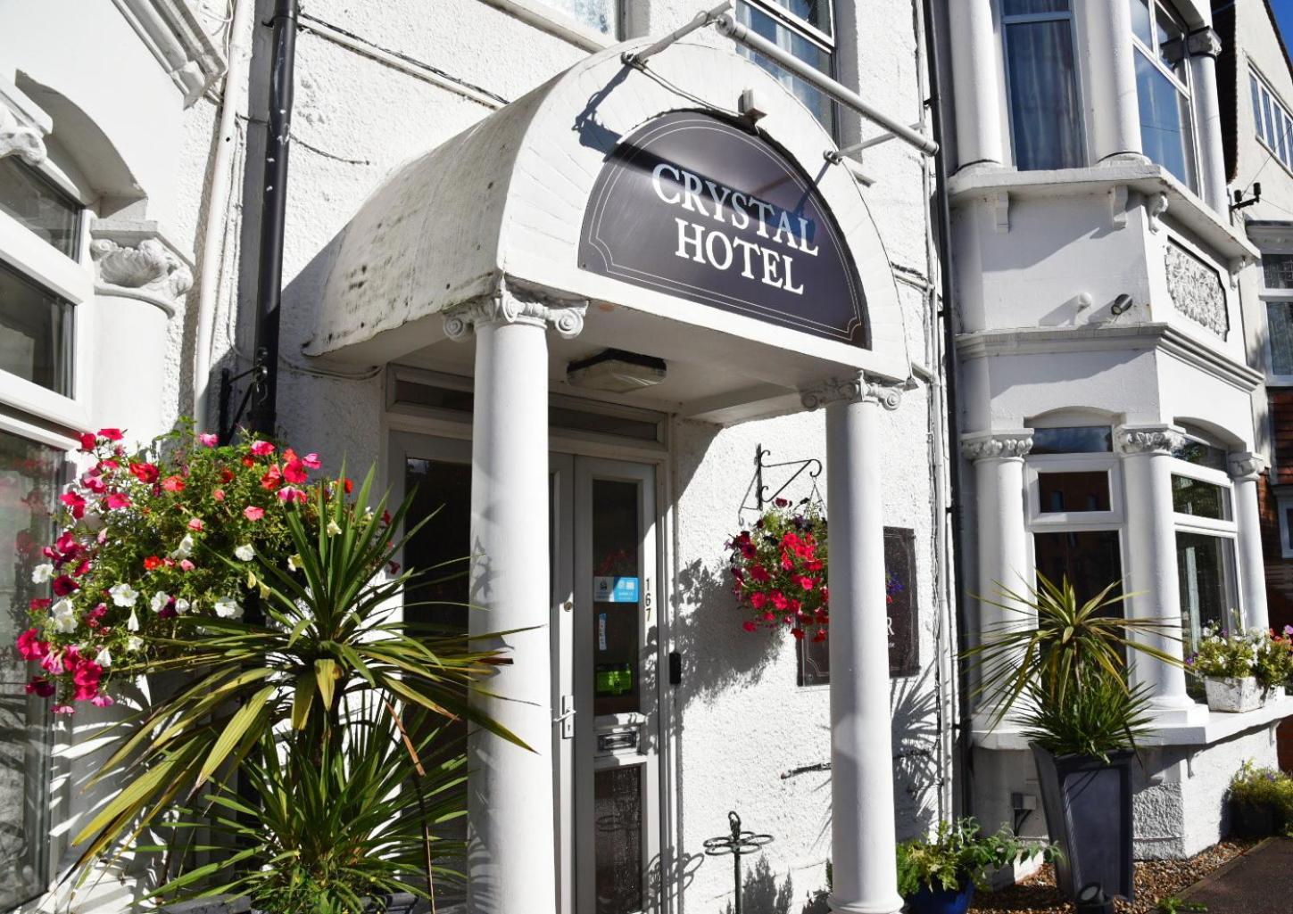 Crystal Hotel & Savour Cambridge  Bagian luar foto