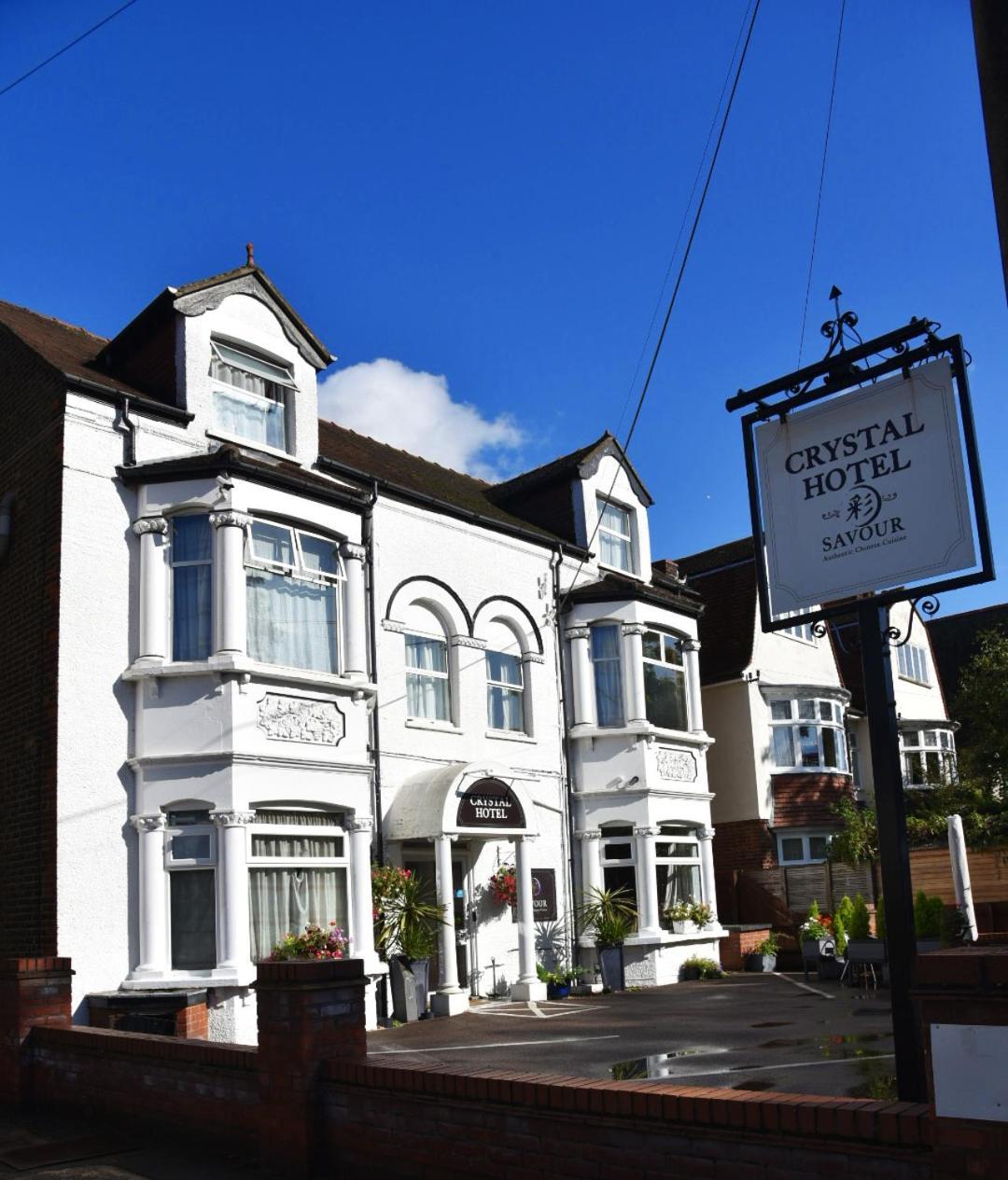 Crystal Hotel & Savour Cambridge  Bagian luar foto