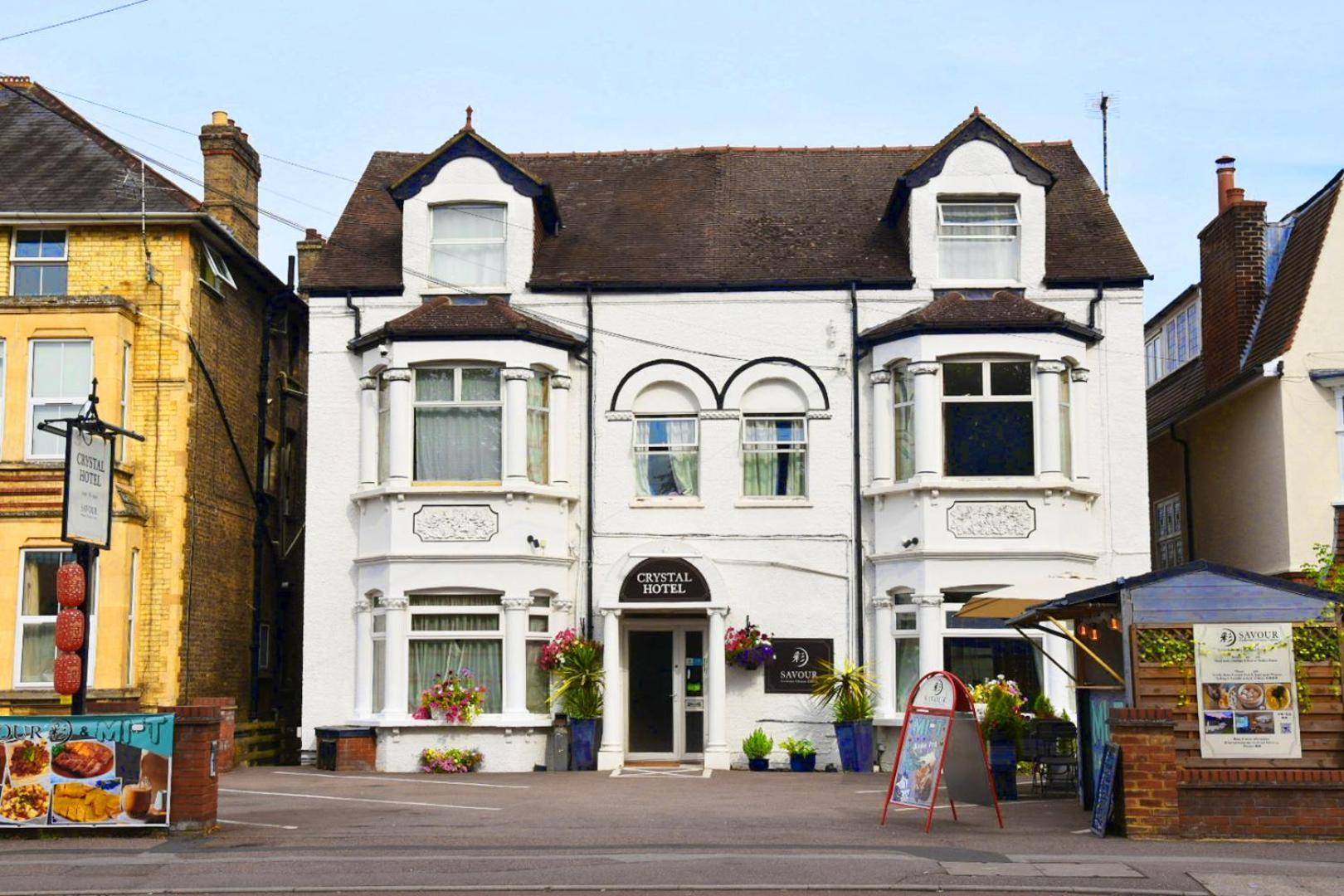 Crystal Hotel & Savour Cambridge  Bagian luar foto
