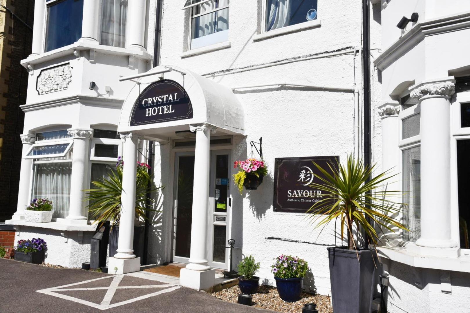 Crystal Hotel & Savour Cambridge  Bagian luar foto