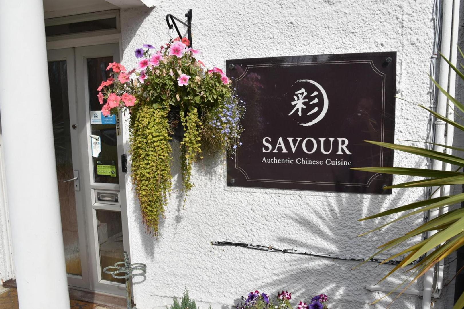 Crystal Hotel & Savour Cambridge  Bagian luar foto